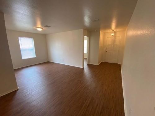 6413 Meadow Way Ln, Fort Worth TX  76179-4250 exterior