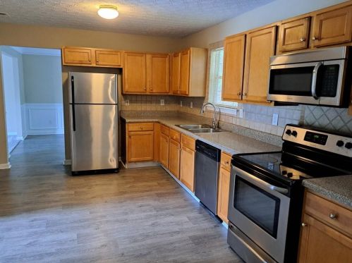 2733 Kristen Ct, Conyers GA  30012-5501 exterior