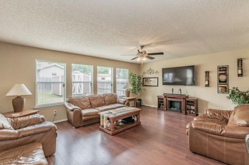 10120 Chapel Rock Dr, Fort Worth TX  76116-1248 exterior