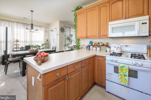 31 Kyle Way, Trenton NJ 08628-2525 exterior