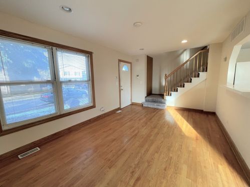 8 Fernwood Dr, Lemont, IL 60440-2917