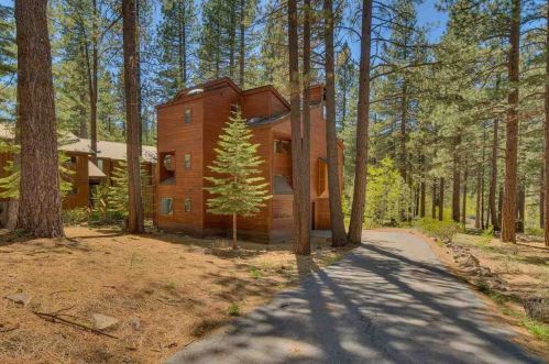 117 Basque Dr, Truckee CA  96161-3907 exterior