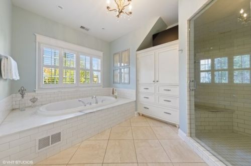 34 Gilbert Ave, Willowbrook IL  60514-1140 exterior