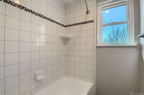 8168 Hinsdale Dr, Englewood CO 80112-1910 exterior