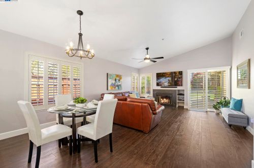 1295 Meadow Dr, Livermore, CA 94551-8907