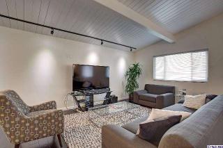 938 Poppyfields Dr, Altadena, CA 91001-1747