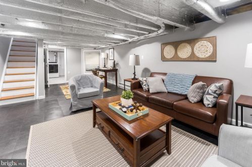 2450 4 St, Philadelphia PA 19148-4713 exterior