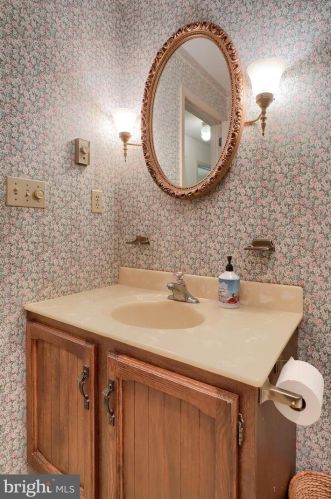 154 Amsterdam Rd, Lancaster PA  17603-9719 exterior