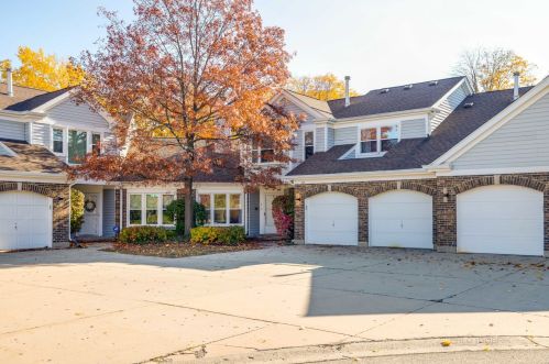 39 Willow Pkwy, Buffalo Grove, IL 60089-4632