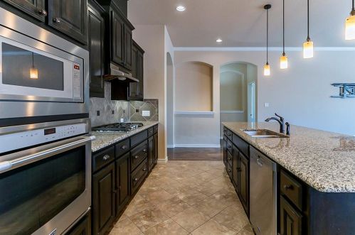 4913 Breezewind Ln, Fort Worth TX  76123-6008 exterior