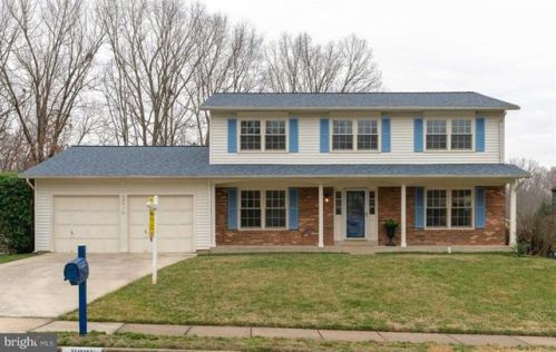 8931 Applecross Ln, Springfield VA  22153-1251 exterior