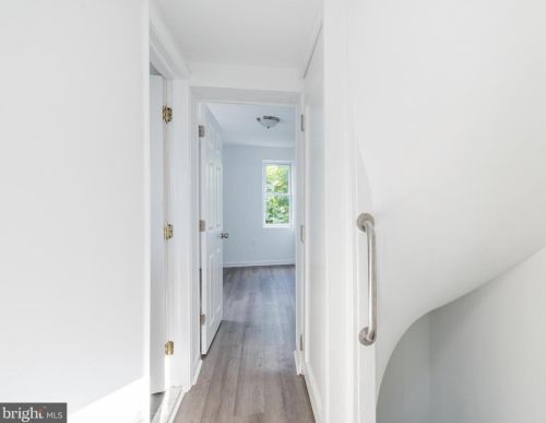 1437 Hope St, Philadelphia, PA 19122-3903