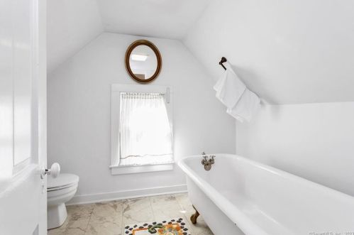 28 Church St, Wilton CT  06897-4903 exterior
