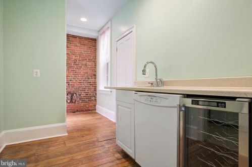 758 10th St, Philadelphia PA 19123-1966 exterior