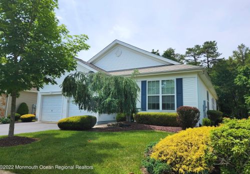 24 Spencer Dr, Jackson Twp, NJ 08527-4387