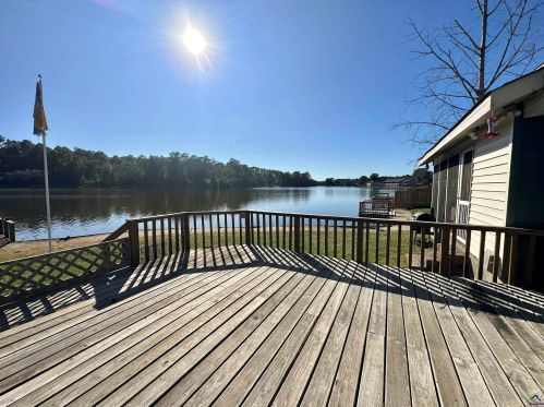 307 Leisure Lake Dr, Warner Robins, GA 31088-6079