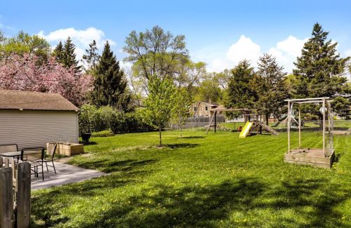 2329 Cedar Ave, Saint Paul MN  55110-4430 exterior