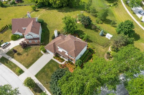 200 Blackthorn Dr, Buffalo Grove, IL 60089-6341