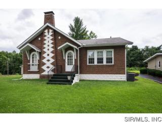 14 Creston Dr, Belleville, IL 62223-1240