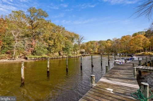 36 Whittier Pkwy, Severna Park MD 21146-3051 exterior