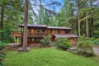 7530 Willock Rd, Olalla, WA 98359-9606
