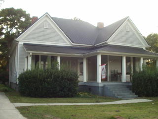 112 Laurel Ave, Comer, GA 30629-3472