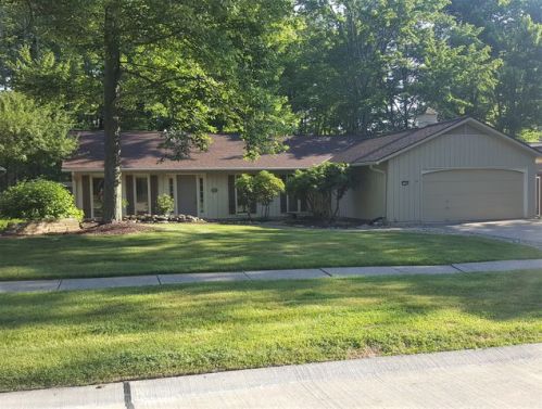 17104 Woodleaf Rd, Cleveland OH  44136-4418 exterior