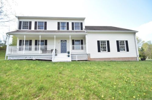 80 Elizabeth Ln, Middletown, CT 06457-5569