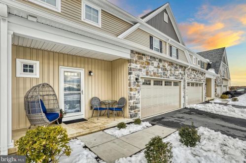 6123 Terry Davis Ct, Harrisburg, PA 17111-4296