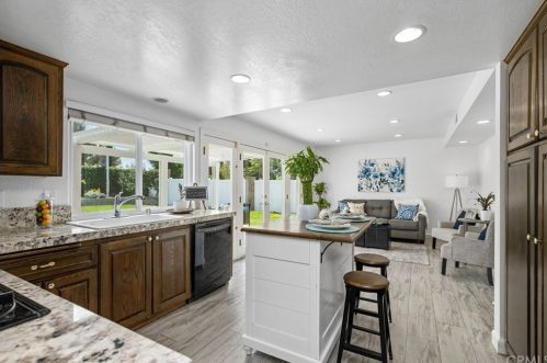 6298 Woodsboro Ave, Anaheim CA  92807-2347 exterior