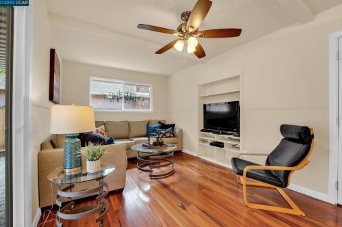 2378 Charlotte Ave, Concord CA  94518-2511 exterior