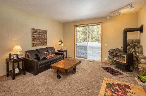 13848 Copenhagen Dr, Truckee CA  96161-6626 exterior