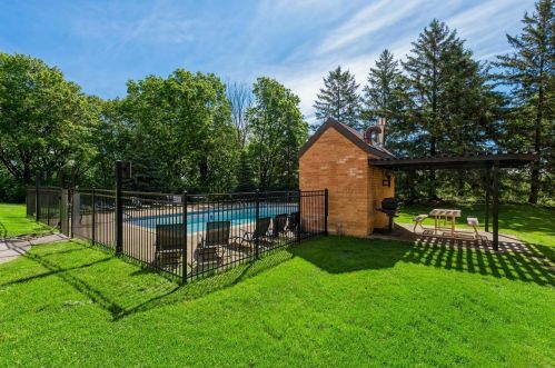 1830 Eagle Ridge Dr, Saint Paul MN  55118-4267 exterior