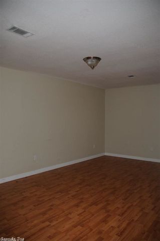 215 Indian Trl, Searcy, AR 72143-5921