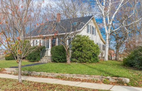 277 Aldrich Rd, Portsmouth, NH 03801-4981