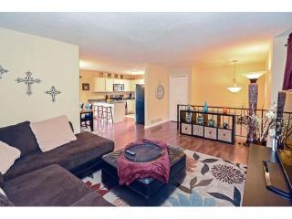 1236 Farrell St, Saint Paul, MN 55119-3175