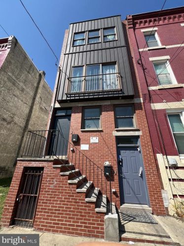 2036 19 St, Philadelphia PA 19121-4120 exterior