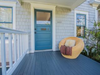 2426 Sumner St, Portland, OR 97217-3837