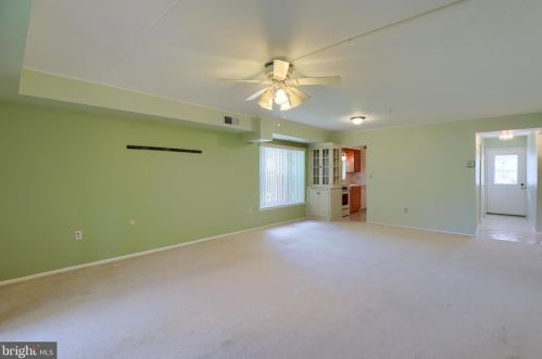 97 Valleybrook Dr, Lancaster PA  17601-4612 exterior