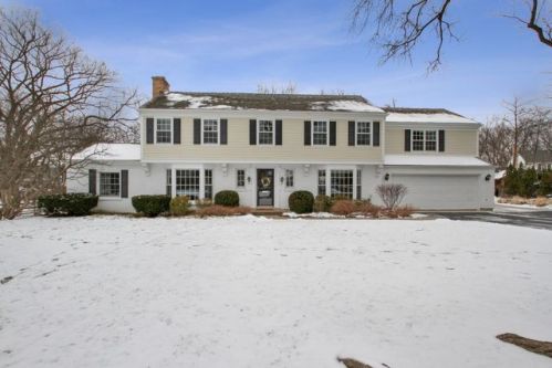 800 Chatham Rd, Glenview, IL 60025-4406