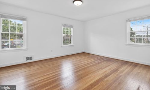 618 Wayne Ave, Silver Spring MD  20910-5556 exterior