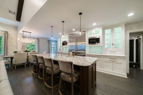 1574 Cave Rd, Atlanta GA  30327-3120 exterior