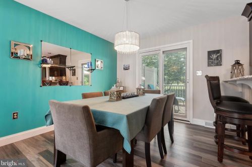 884 Salisbury Ct, Lancaster PA  17601-4481 exterior