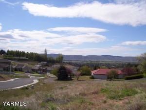 7509 Plateau Pl, Yakima, WA 98908-1269