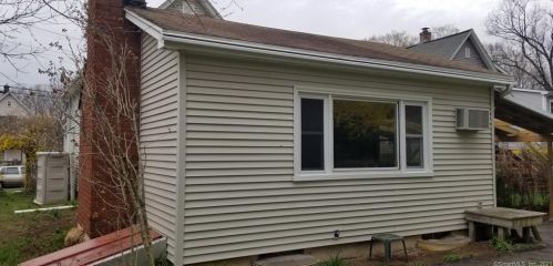 14 Forest Ave, Huntington, CT 06484-3933