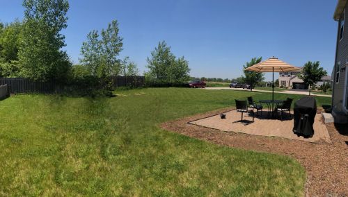 1600 Bristol Dr, Pingree Grove IL  60140-9038 exterior