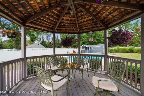 278 Edgebrook Rd, Trenton NJ 08691-3732 exterior