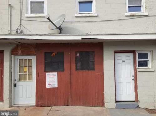 236 Ross St, Lancaster PA  17602-1940 exterior