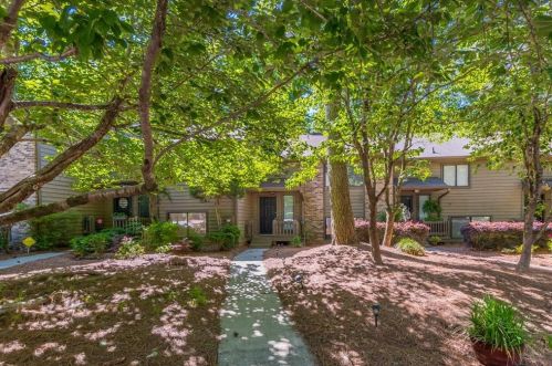 1878 D Youville Ln, Atlanta, GA 30341-1471