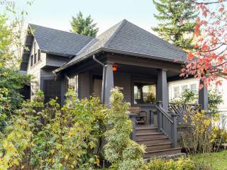 3528 Alder St, Portland, OR 97214-3147